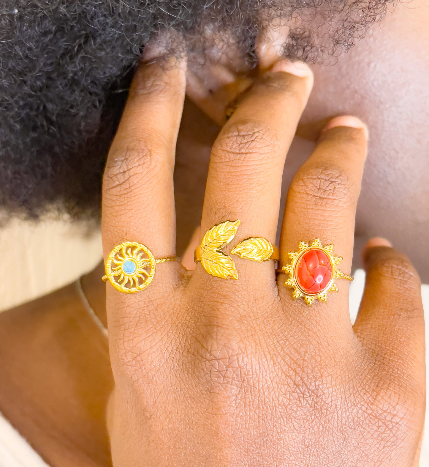 BAGUE DAENERIS ACIER ET PIERRE ROUGE